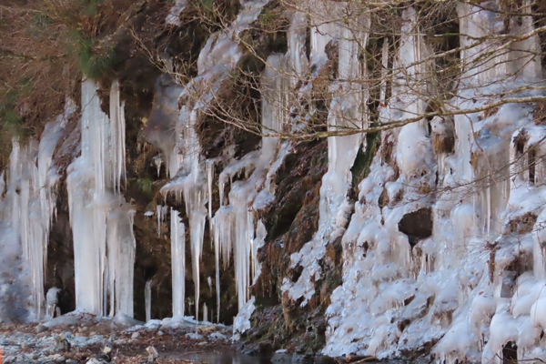 三十槌の氷柱（みそつちのつらら）令和8年 – 秩父観光協会